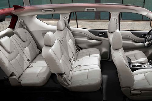 Nissan X-terra Front And Rear Seats Together