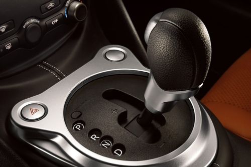 Nissan 370Z Coupe Gear Shifter