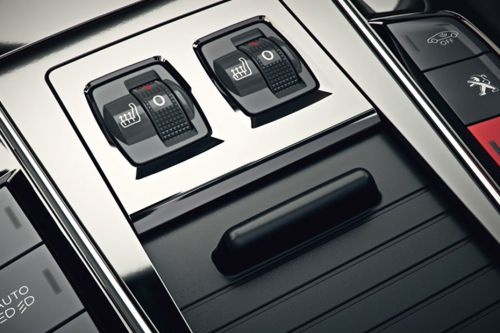 Center Controls of Peugeot 508 (2012-2022)