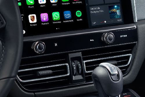 Front AC Controls of Porsche Macan