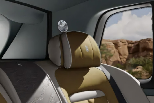 Cullinan Rear Seat Head rest Cullinan Rear Seat Head rest
