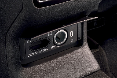 Power Accessories Outlet View of Skoda Karoq