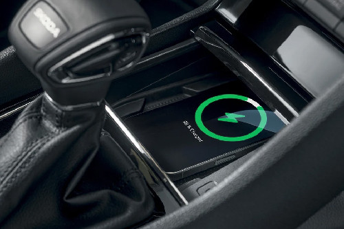 Power Accessories Outlet View of Skoda Karoq