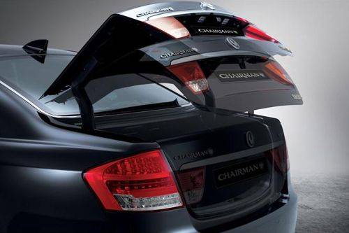Chairman W Trunk Open