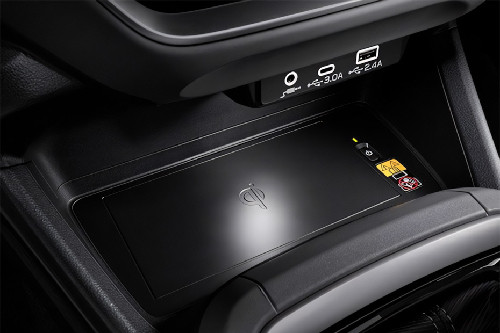 Power Accessories Outlet View of Subaru Crosstrek
