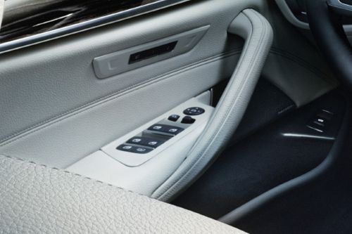 BMW 5 Series Sedan Drivers Side In Side Door Controls