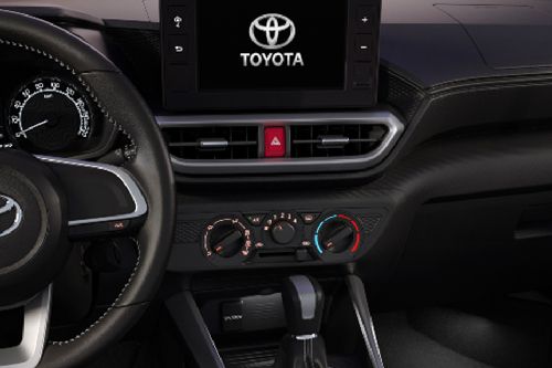 Front AC Controls of Toyota Raize