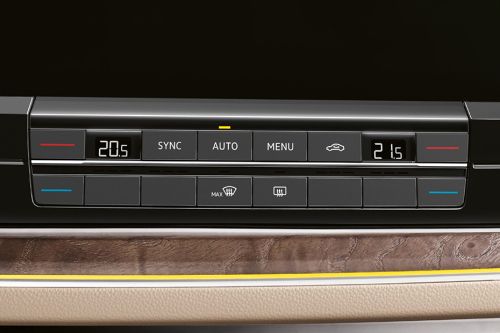 Front AC Controls of Volkswagen Touareg