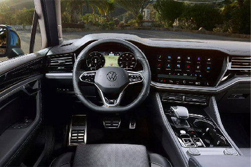 Dashboard View of Touareg