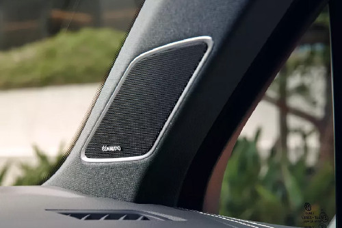 Speakers View of Volkswagen Touareg