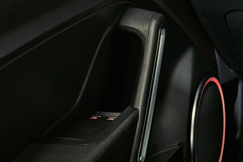 Volkswagen Beetle Drivers Side In Side Door Controls