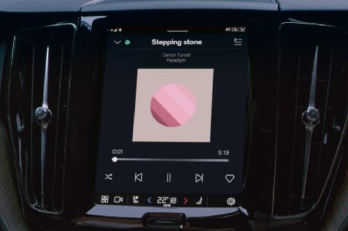 Stereo View of XC90