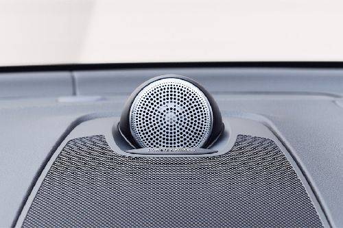 Speakers View of Volvo XC60