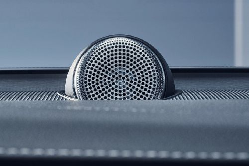 Speakers View of Volvo S90
