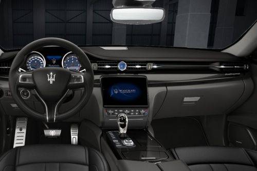 Dashboard View of Quattroporte