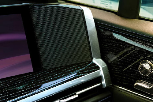 Speakers View of Cadillac Escalade IQL