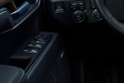 Chevrolet Silverado LD Drivers Side In Side Door Controls