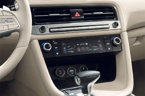 Front AC Controls of Genesis G70 SB