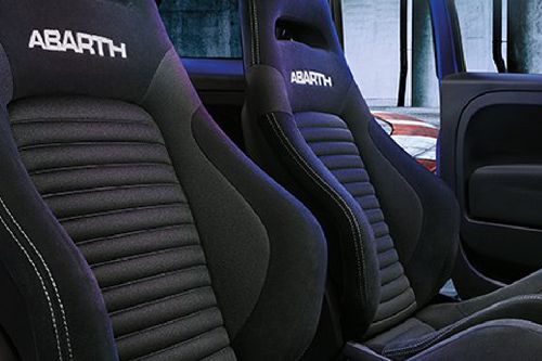 695 (2022-2023) Front Seats