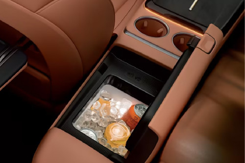 Aion V Front Center Divider