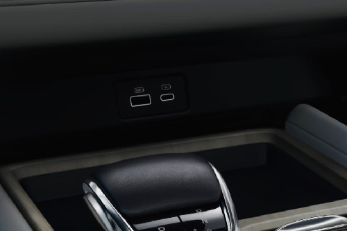 Power Accessories Outlet View of Chery Arrizo 8